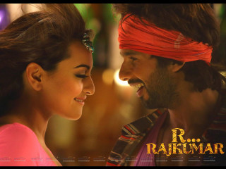 Man woman smiling raahmaar movie - a scene free wallpaper