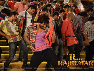 Man dancing crowd building radhwar - movie still free wallpaper