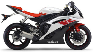 White red motorcycle detailed rendering - motorcycle free wallpaper
