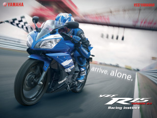 Motorcycle track yamaha arrive alone - a person riding free wallpaper