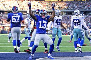 Football player celebration arms in - a football player free wallpaper