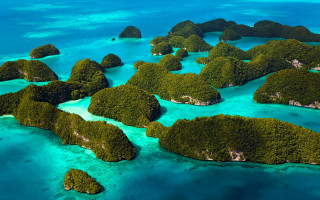 Islands ocean green trees water - small island free wallpaper