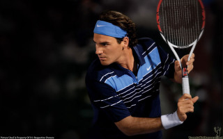 Man holding tennis racquet court 3 - a man holding free wallpaper