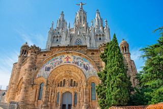 Large cathedral cross roof tree - a cross free wallpaper