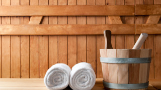 Wooden bucket towels wooden spoon - diffuse free wallpaper