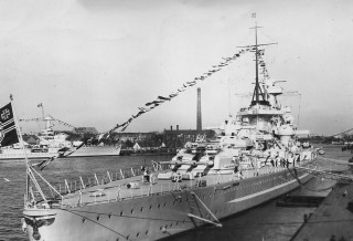 Battleship docked harbor ships background - a harbor free wallpaper