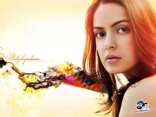 Redhair colorful body yellow background - a colorful design free wallpaper
