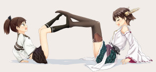 Anime girls sitting crossed legs 2 - optical free wallpaper
