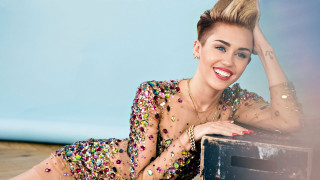 Woman colorful dress box smiling - a box free wallpaper