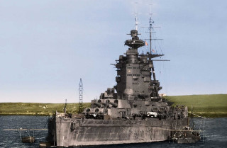 Battleship floating water lush green - a lush green field free wallpaper
