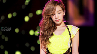 Woman longhair yellowtop stage lights - neon light free wallpaper
