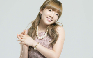 Woman longhair smiling jewelry posing - her free wallpaper