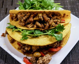 Tacos with meat and vegetables - cao zhibai free wallpaper