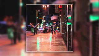 Blurry city street night people - a blurry photo of a city street free wallpaper
