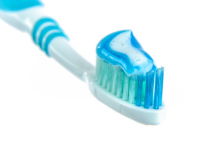 Toothbrush blue white bristles image - neoplasticism free wallpaper