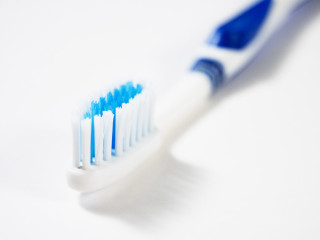 Toothbrush blue white bristles closeup - an gyeon free wallpaper for desktop