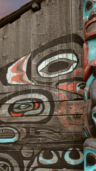 Wooden building painted face skateboard - painted free wallpaper