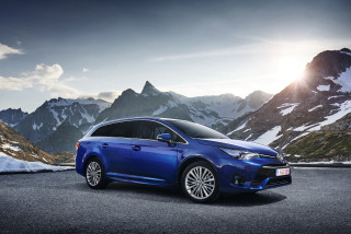Blue car mountain road snow - a mountain road free wallpaper