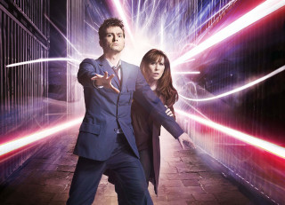Man woman suit tie hallway - dave kendall free wallpaper