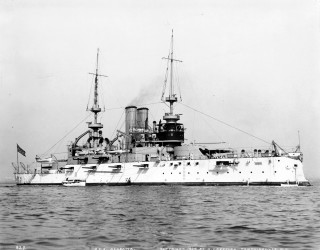 Large ship floating water flag 3 - photo free wallpaper