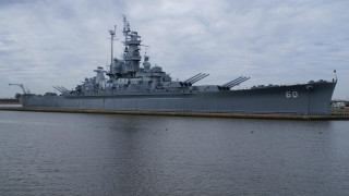 Battleship water sky clouds background - water free wallpaper