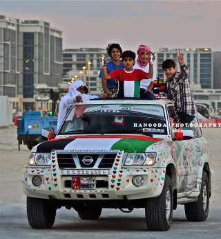 People truck desert flag group - digital photography free wallpaper