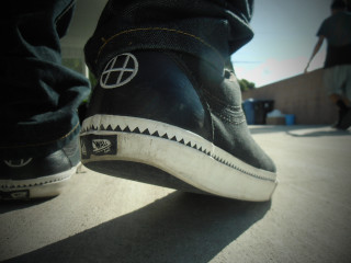 Feet black white shoe sidewalk - craola free wallpaper