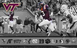 Football player running crowd sidelines 2 - the sideline free wallpaper