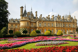 Bourgeois garden flowers castle arts - the front of it free wallpaper