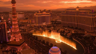 Cityscape sunset redsky fountain bridge - free new year wallpaper