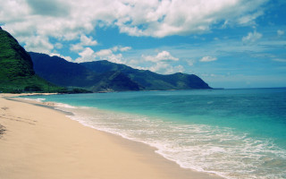 Beach mountain water sandy background - sandy free wallpaper