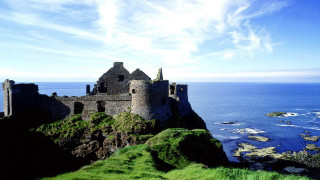 Castle cliff ocean grassy area 2 - a grassy area free wallpaper