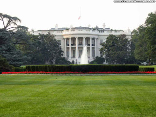 Large white building flag lawn 3 - a large white building free wallpaper