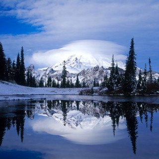 Mountain reflection lake snow blue - still free wallpaper