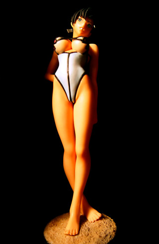 Statue woman white swimsuit black - figurative art free wallpaper