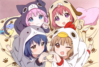 Girls bed cats heads fun - top of a bed together free wallpaper