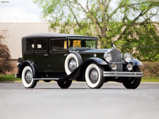 Old black car parked street 2 - the background and a building in the background free wallpaper