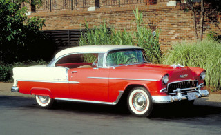 Red white car brick building - arnold mesches free wallpaper