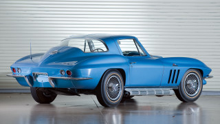 Blue car garage windows roller - a blue car free wallpaper