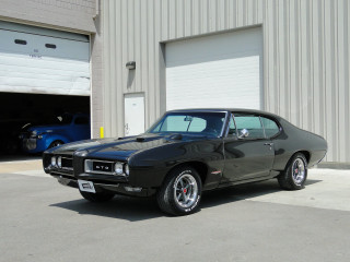 Black muscle car garage blue - else alfelt free wallpaper