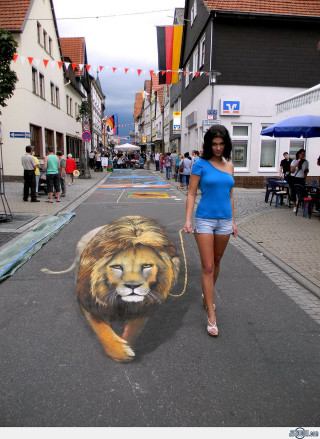Woman lion street art cityscape - a city street free wallpaper