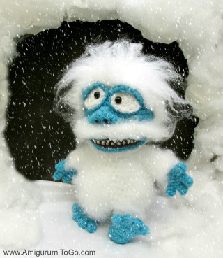 Stuffed blue nose white fur - the snow free wallpaper