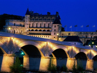 Bridge castle night lights clock - a clock tower in the distance free wallpaper