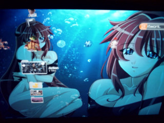 Girl fish screen aquarium underwater - her arm free wallpaper