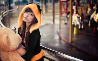 Woman hooded jacket teddy bear - feng zhu free wallpaper