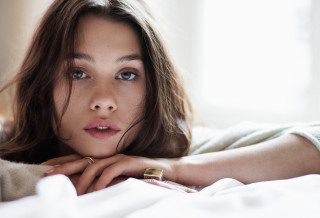 Woman laying bed hands chest - christen dalsgaard free wallpaper
