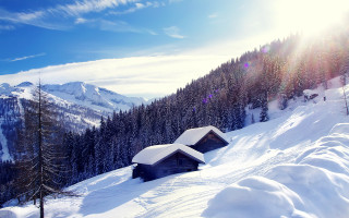Cabin snowy mountain range trees 2 - the snow free wallpaper