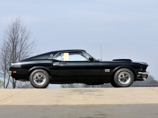 Black muscle car street tree - free 3d render wallpaper