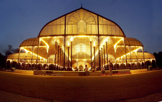Large building lit dome clock - panoramic free wallpaper for desktop