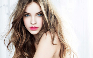 Woman longhair blueeyes windpose posing - perfect eye free wallpaper
